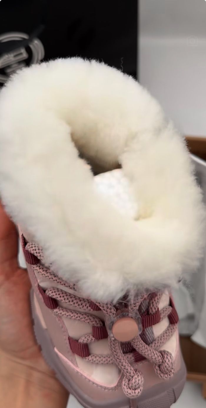 UGG Pink Foam
