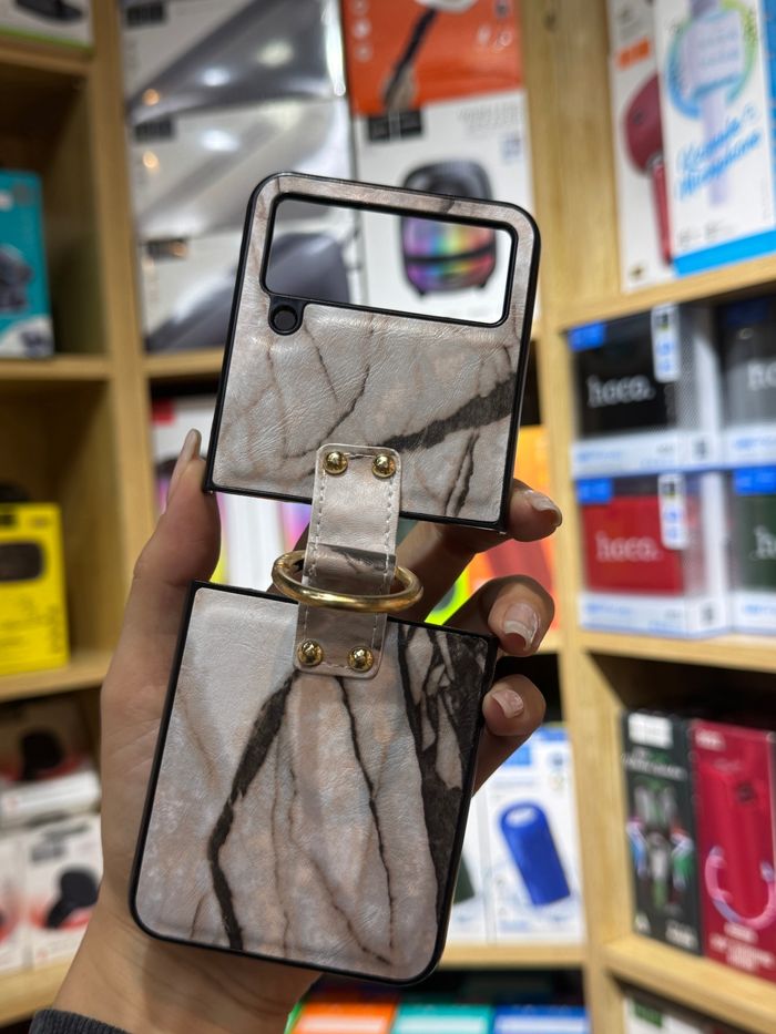 Samsung Z Flip 4 судалтай гэр