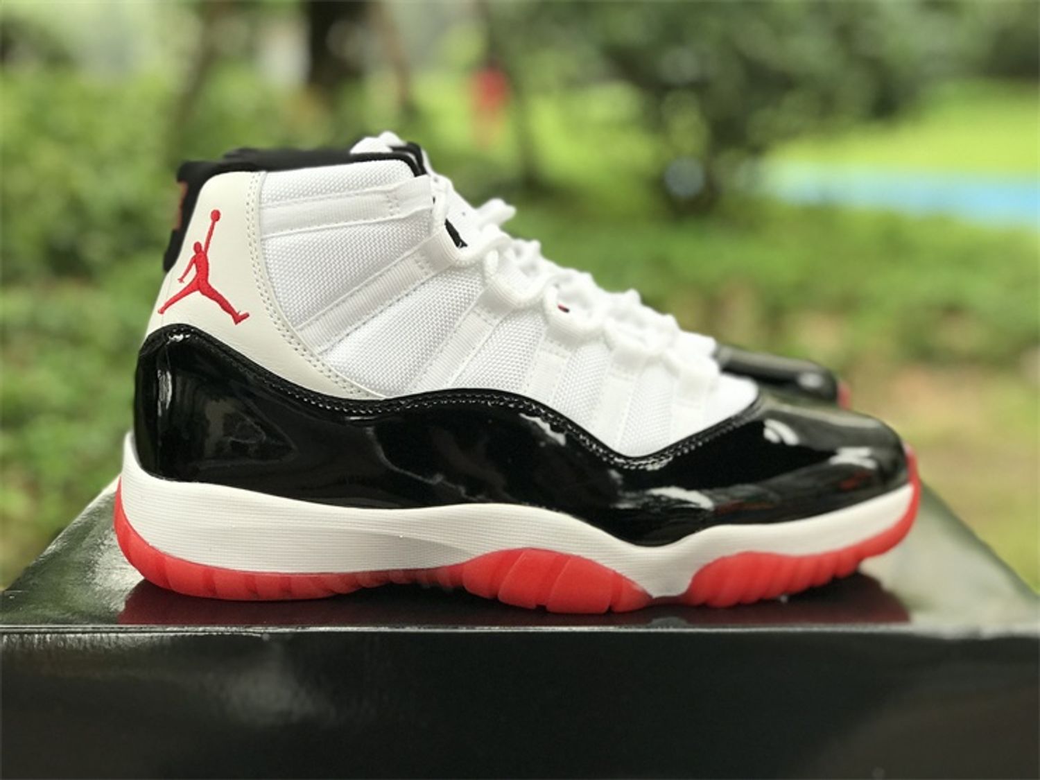 JORDAN 11 WHITE BLACK RED