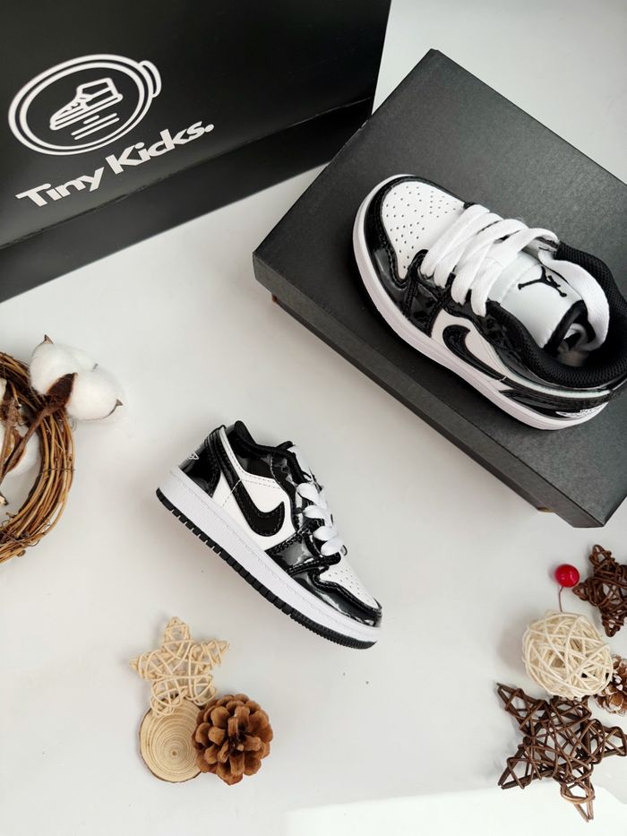 Air Jordan 1 Low Concord