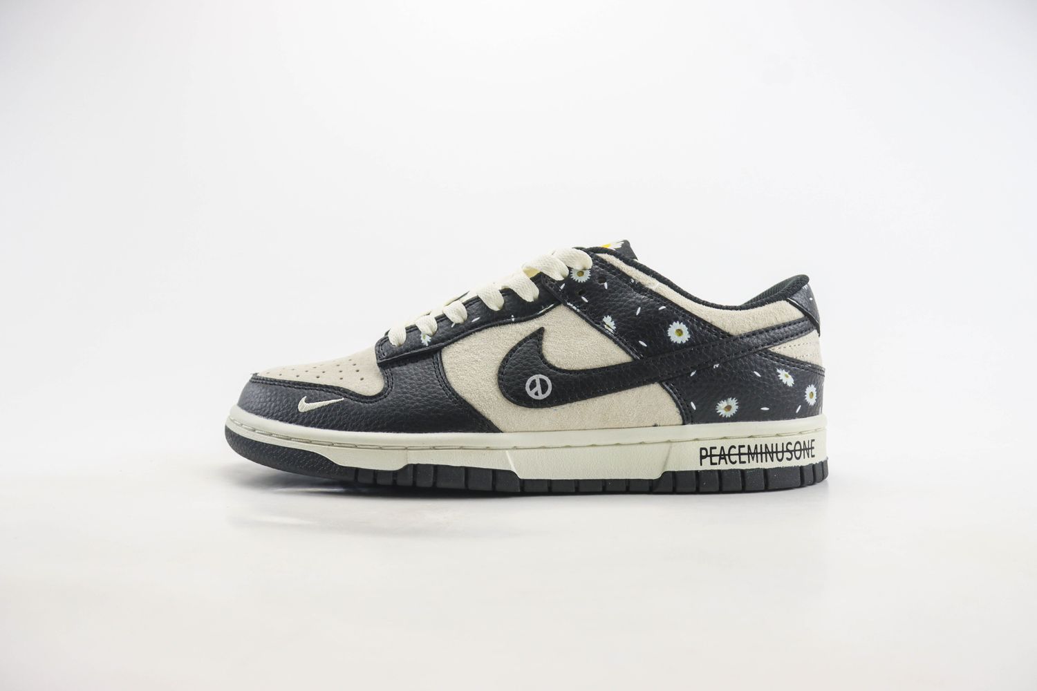 Nike SB Dunk Low x Peaceminusone 01