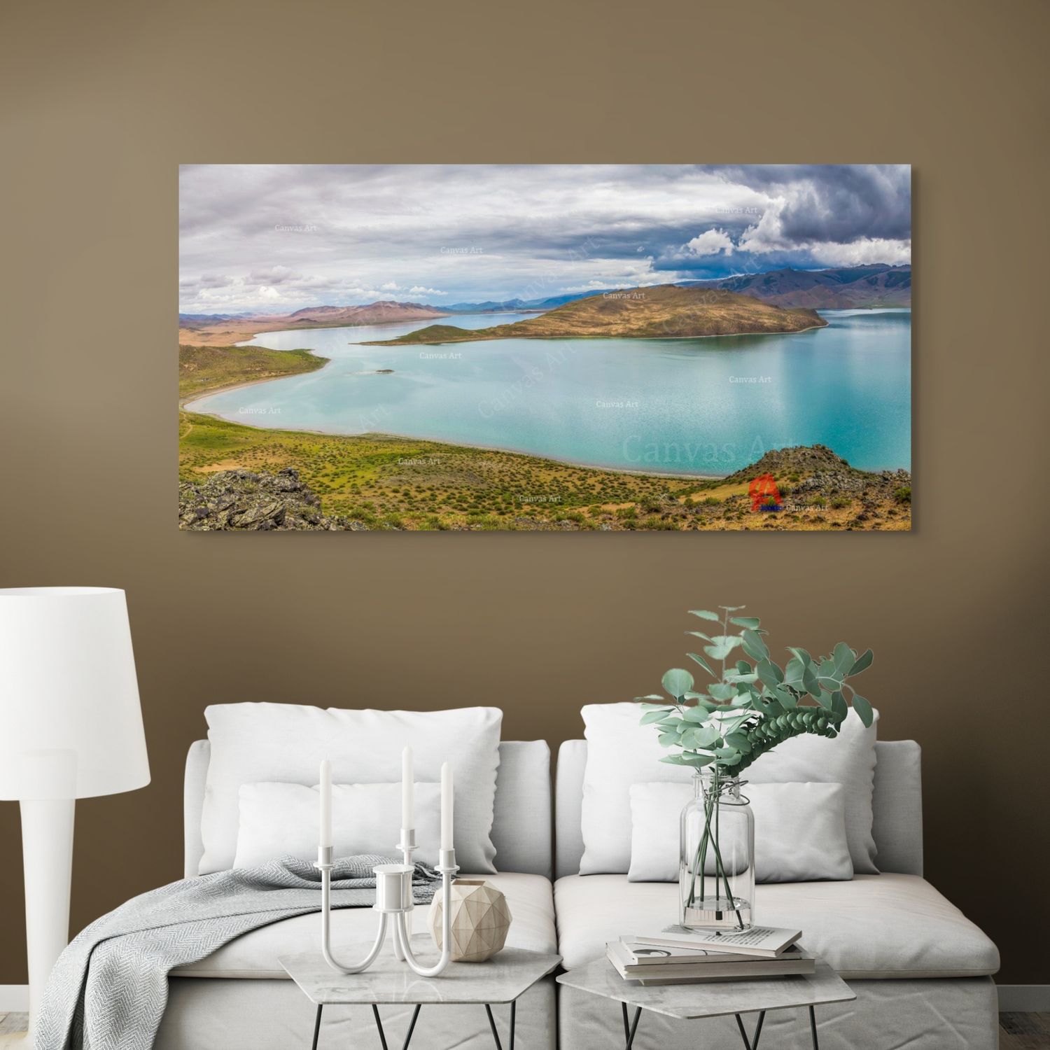 Улаагчны хар нуур 