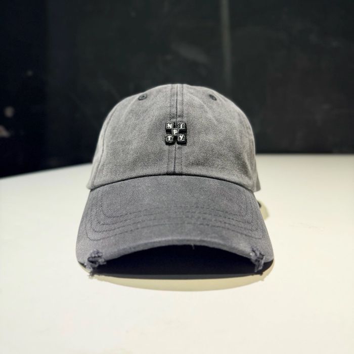 Nifty | small logo cap