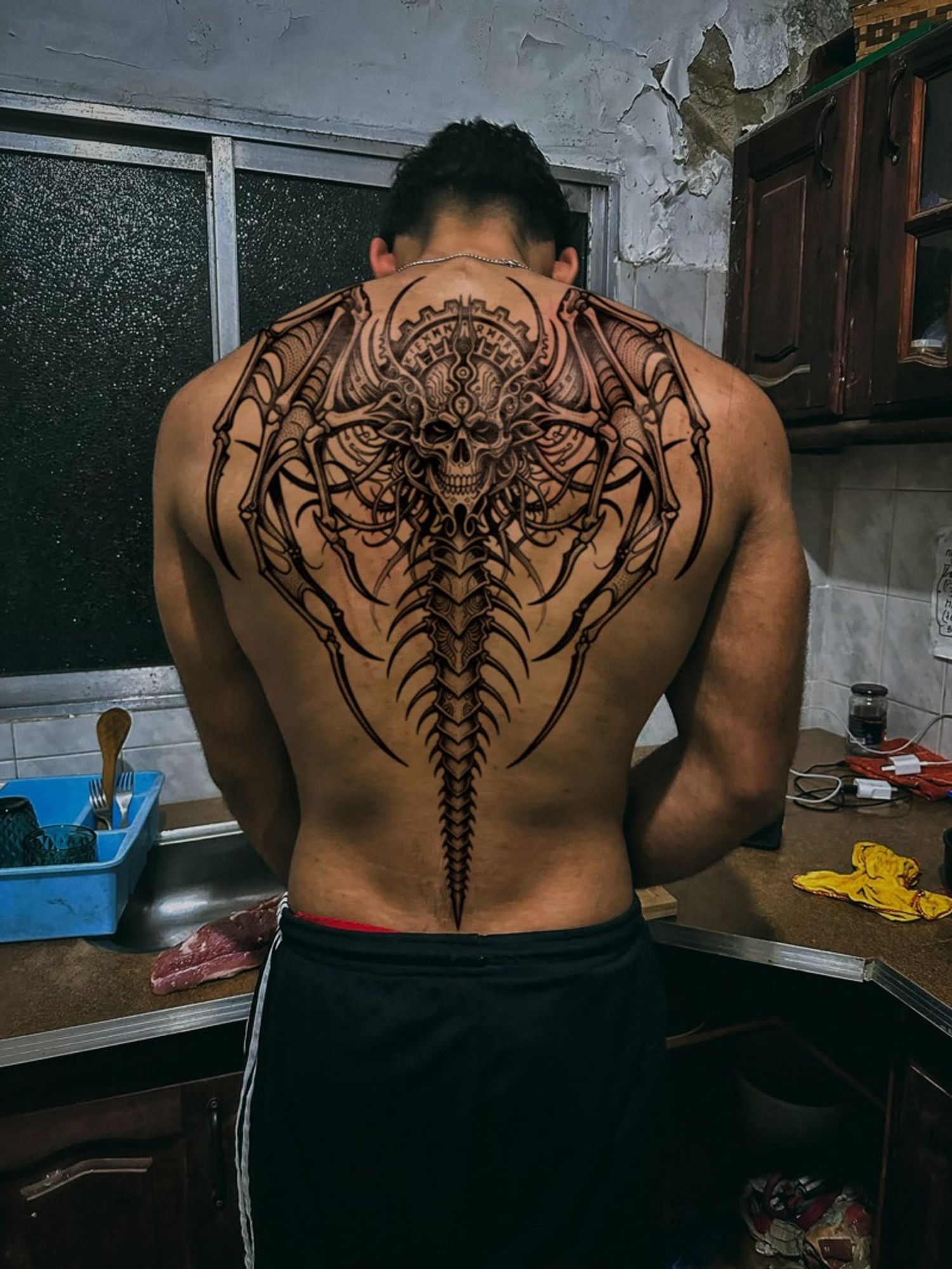 Skeleton Нуруу бүтэн Усан шивээс
