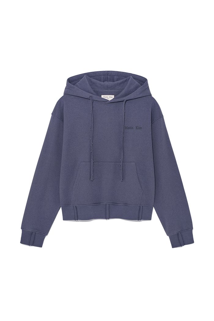 RIB CUT DETAIL LOGO HOODY IN SMOKE BLUE