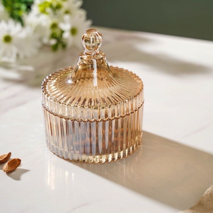 лаа тагтай шил шаргал