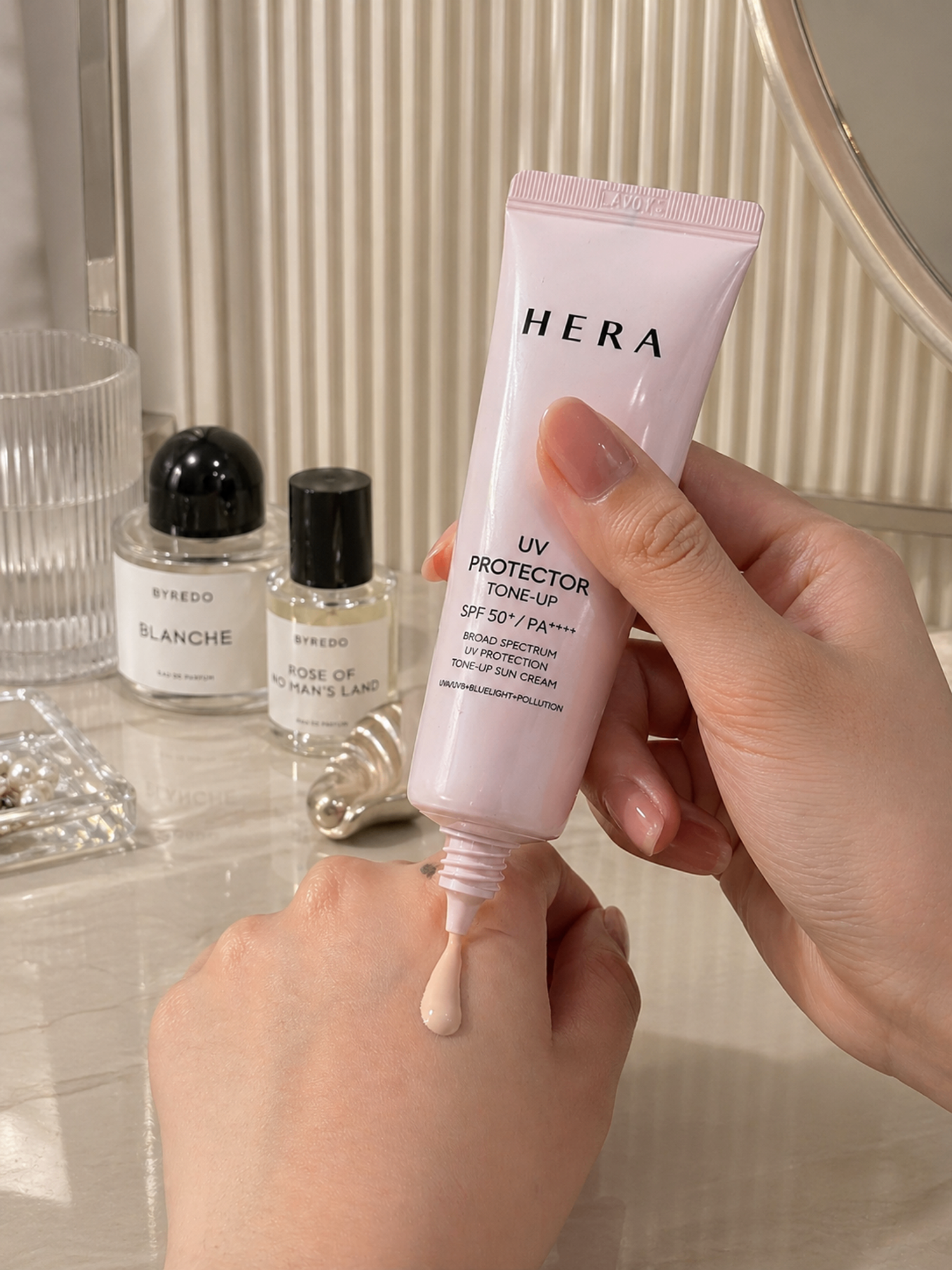 Hera нарны тос