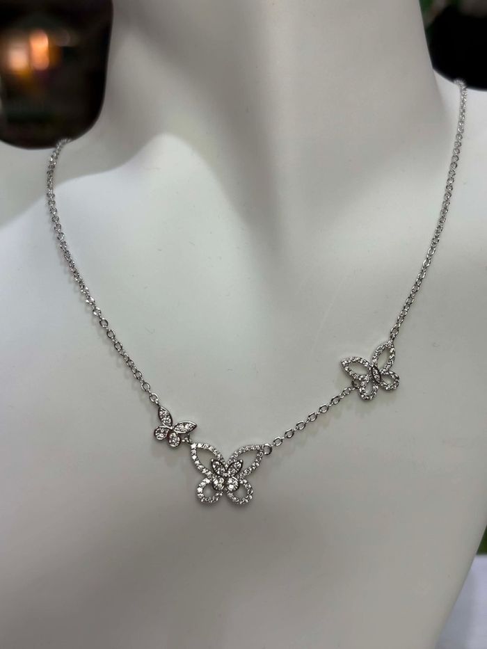 Гоёмсог хүзүүний зүүлт  