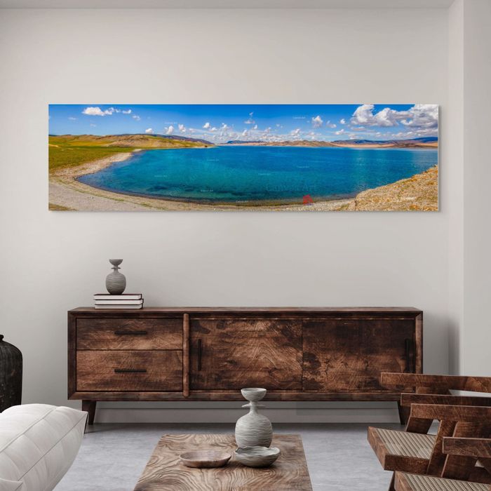 Улаагчны хар нуур 