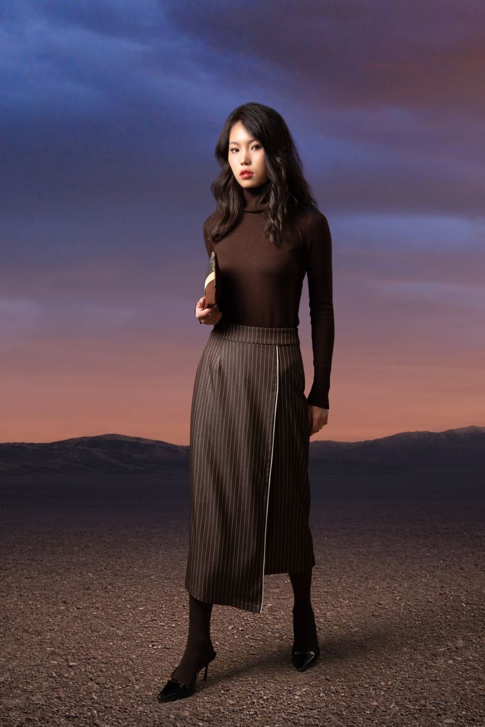 Урт шулуун юбка