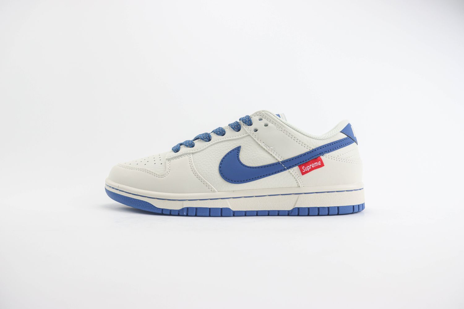  Nike SB Dunk Low x Supreme 118