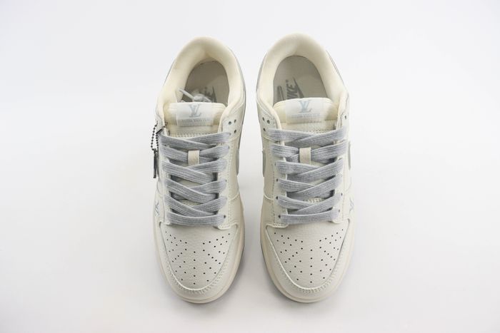 Nike SB Dunk Low x LV 64