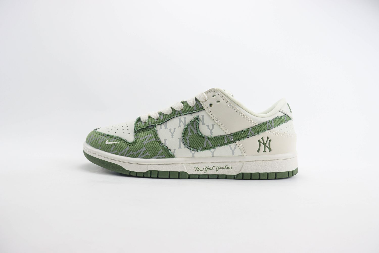 Nike SB Dunk Low x MLB 05