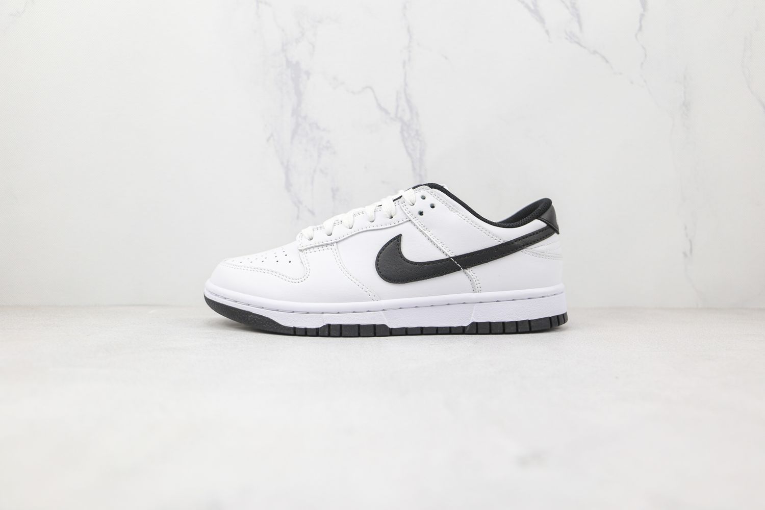 Nike Dunk Low WMNS White Black