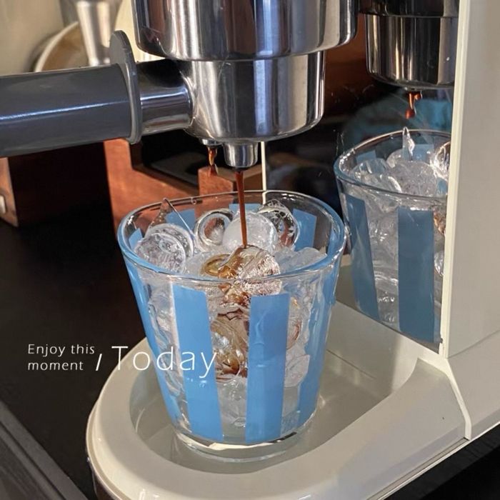 Цэнхэр судалтай стакан