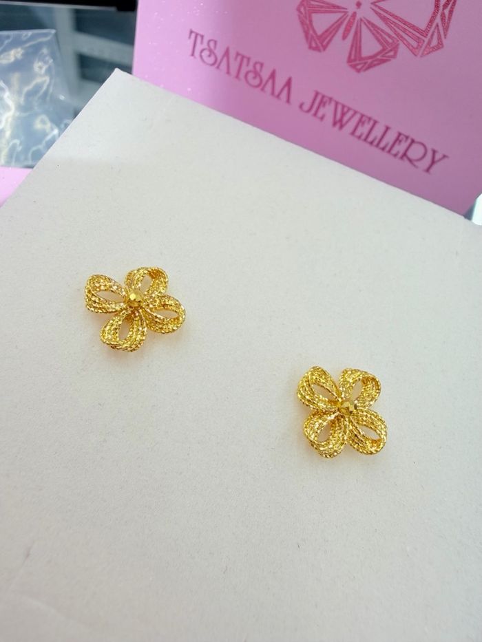 999 алтан ээмэг