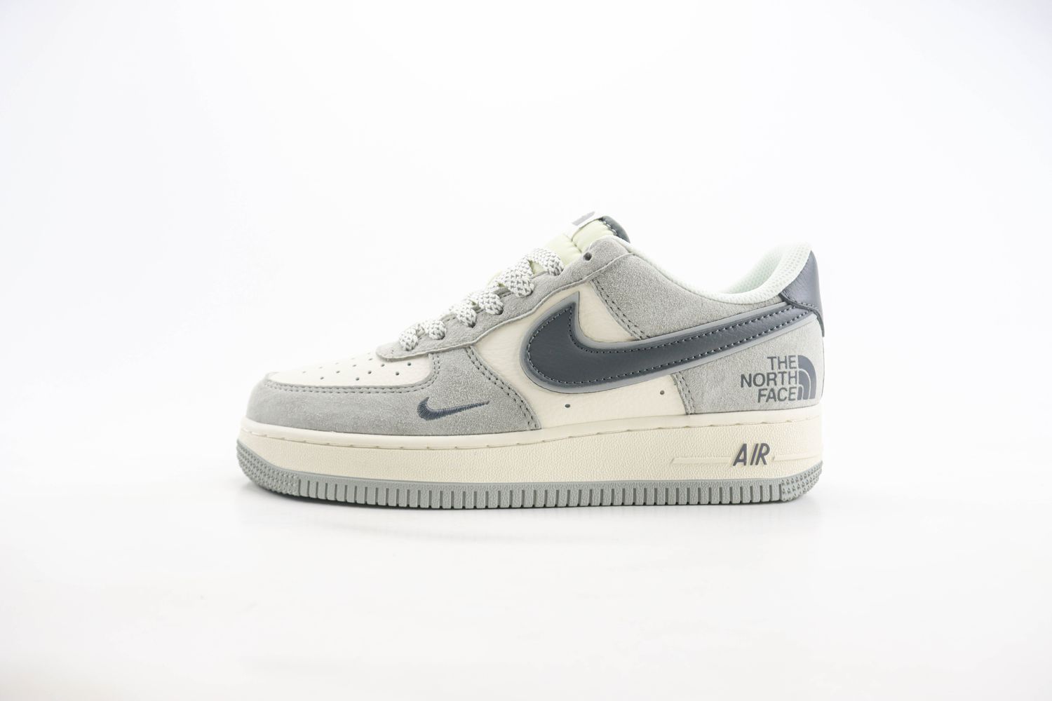 Nike Air Force 1 Low x The North Face 03