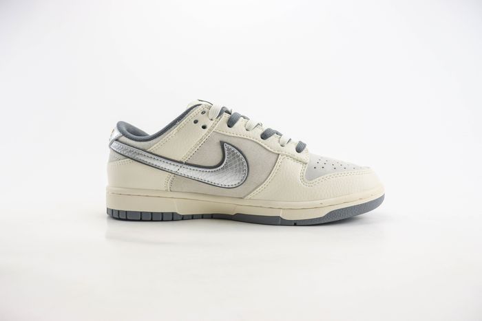 Nike SB Dunk Low Stussy 19