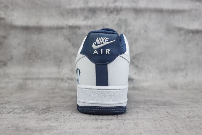 Nike Air Force 1 Low 370