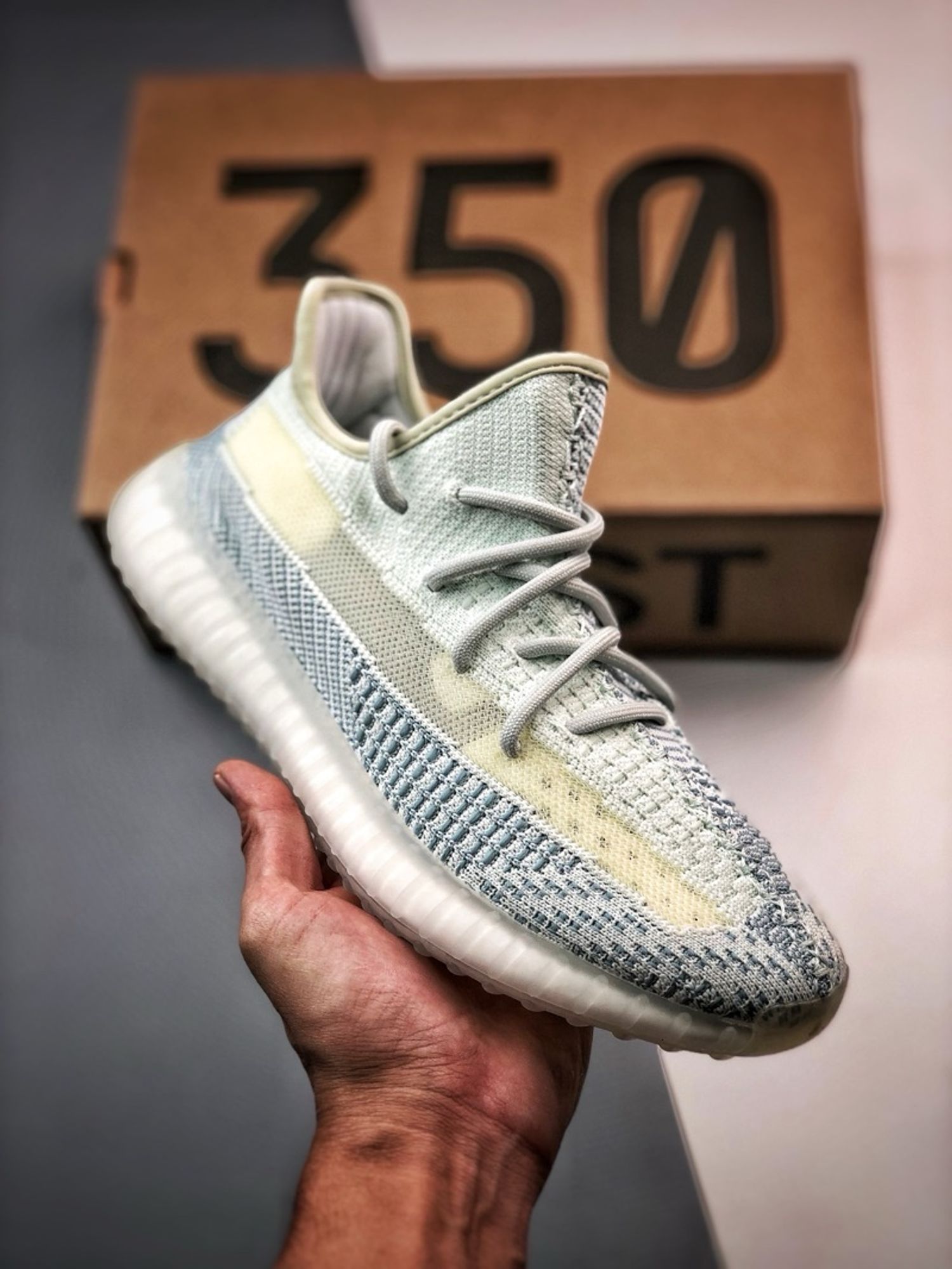 Yeezy 350 Boost V2