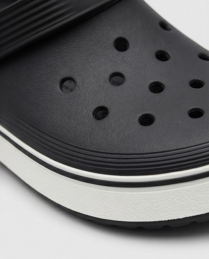 crocks black