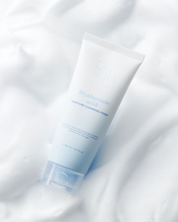 B.O.M Hyaluronic Acid Moisture  Cleansing Foam 