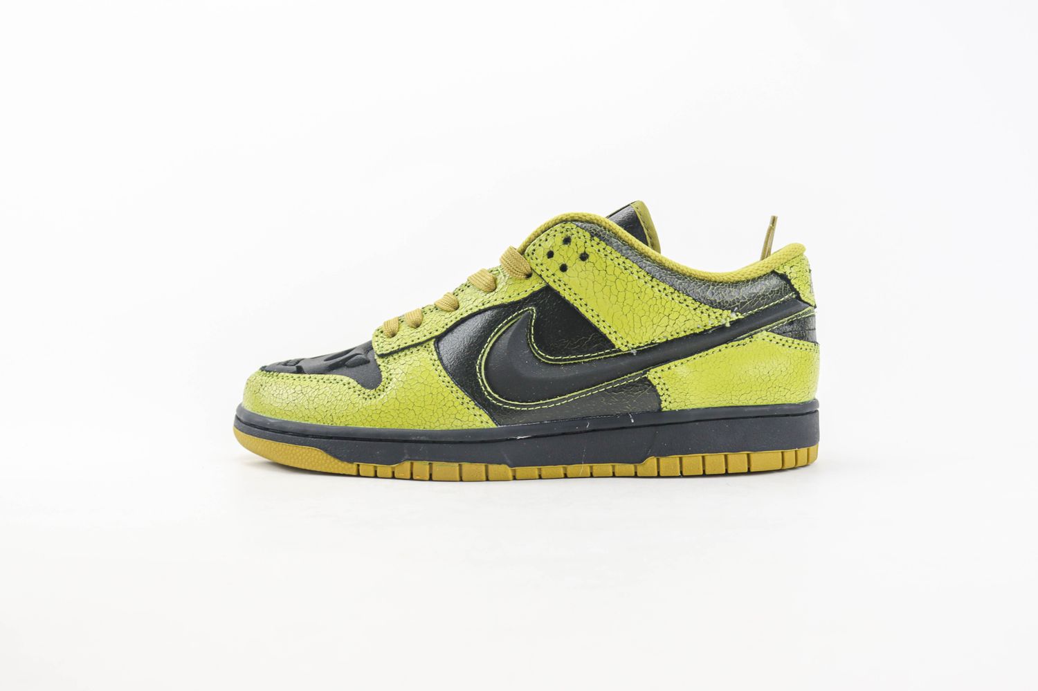 Dunk Low 'Halloween Skull'