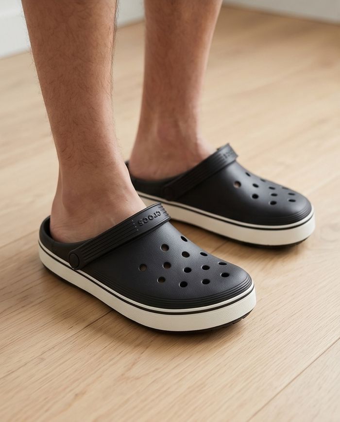 crocks black
