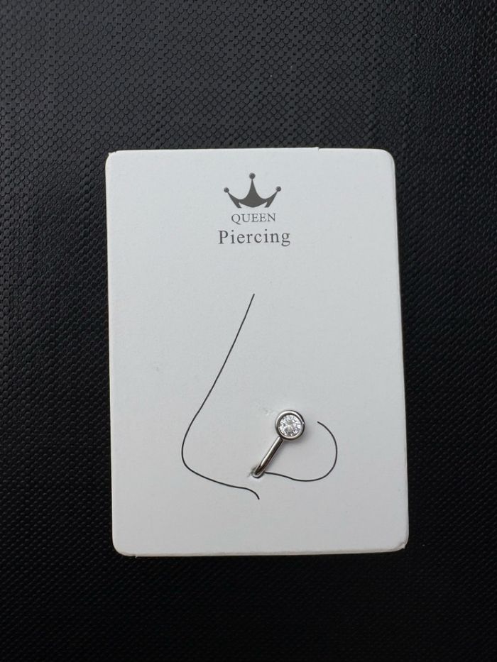 Хамрын хавчдаг ээмэг