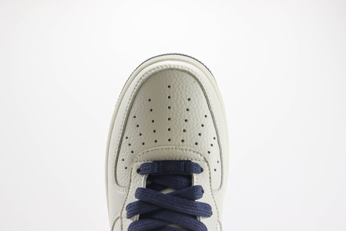 Nike Air Force 1 Mid 