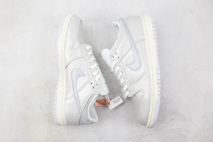 Dunk Low SE 'Metallic Silver'