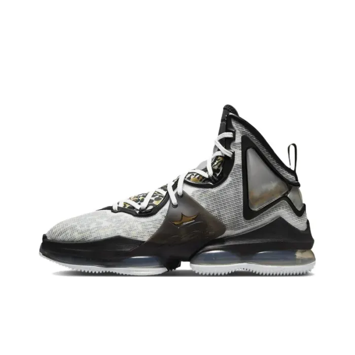 Nike LeBron 19