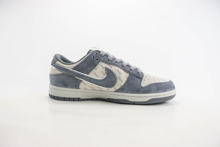 Nike SB Dunk Low x Stussy 68