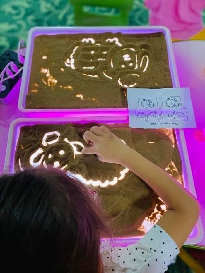 Гэрэлтдэг элсэн самбар