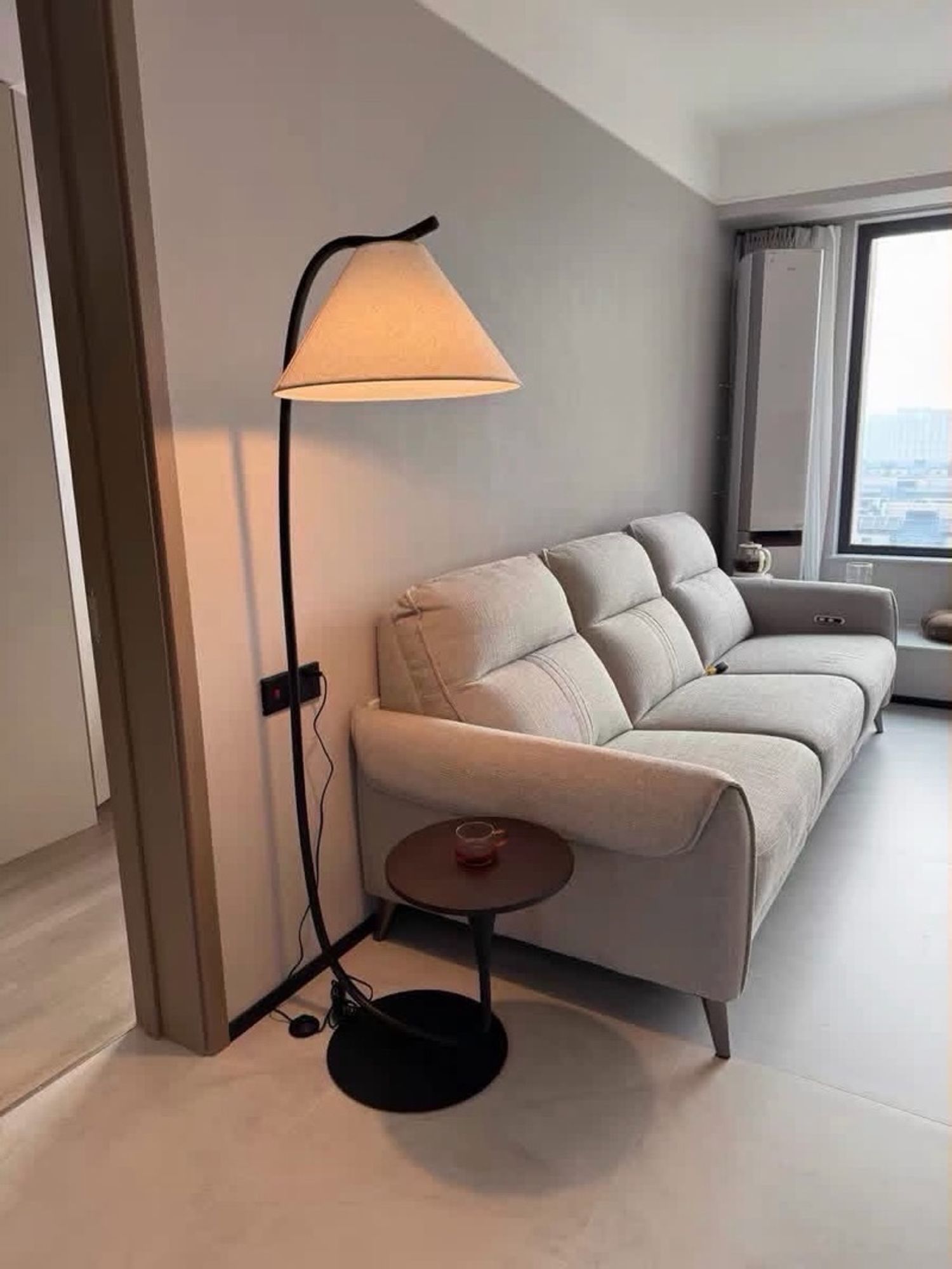 Ширээтэй гэрэл