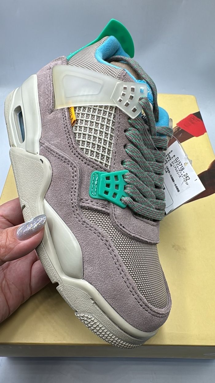 Air Jordan4 Retro Union Tape Haz