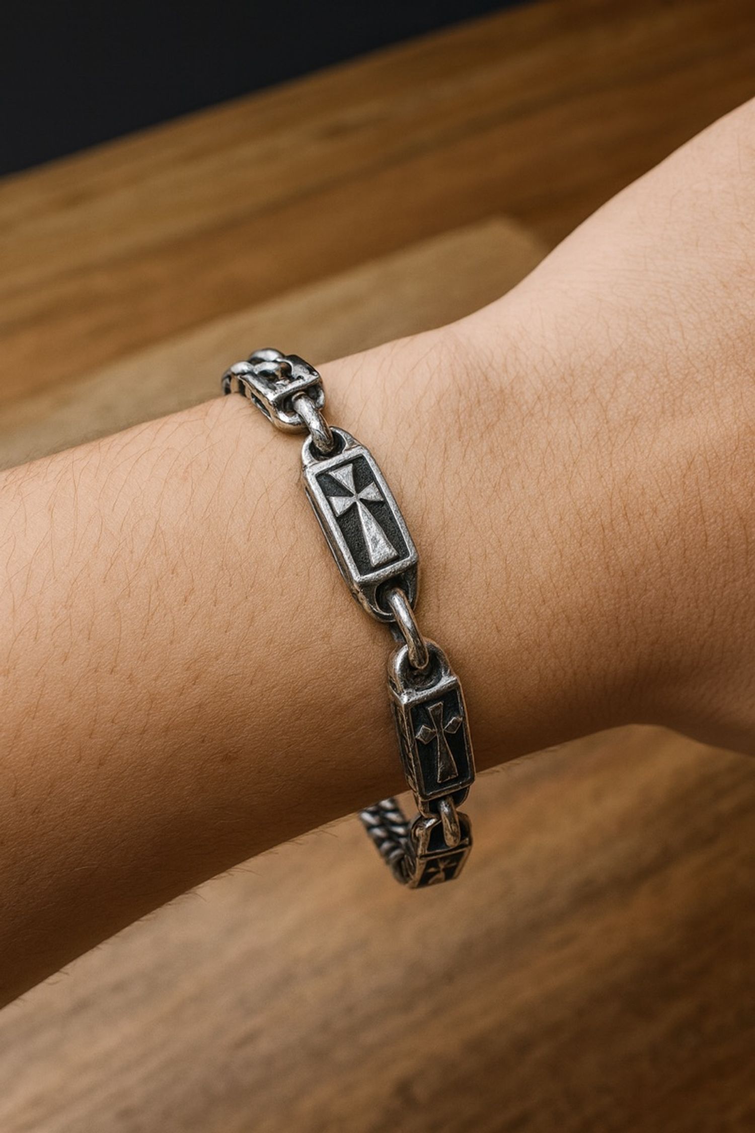 Эрэгтэй бугуйвч