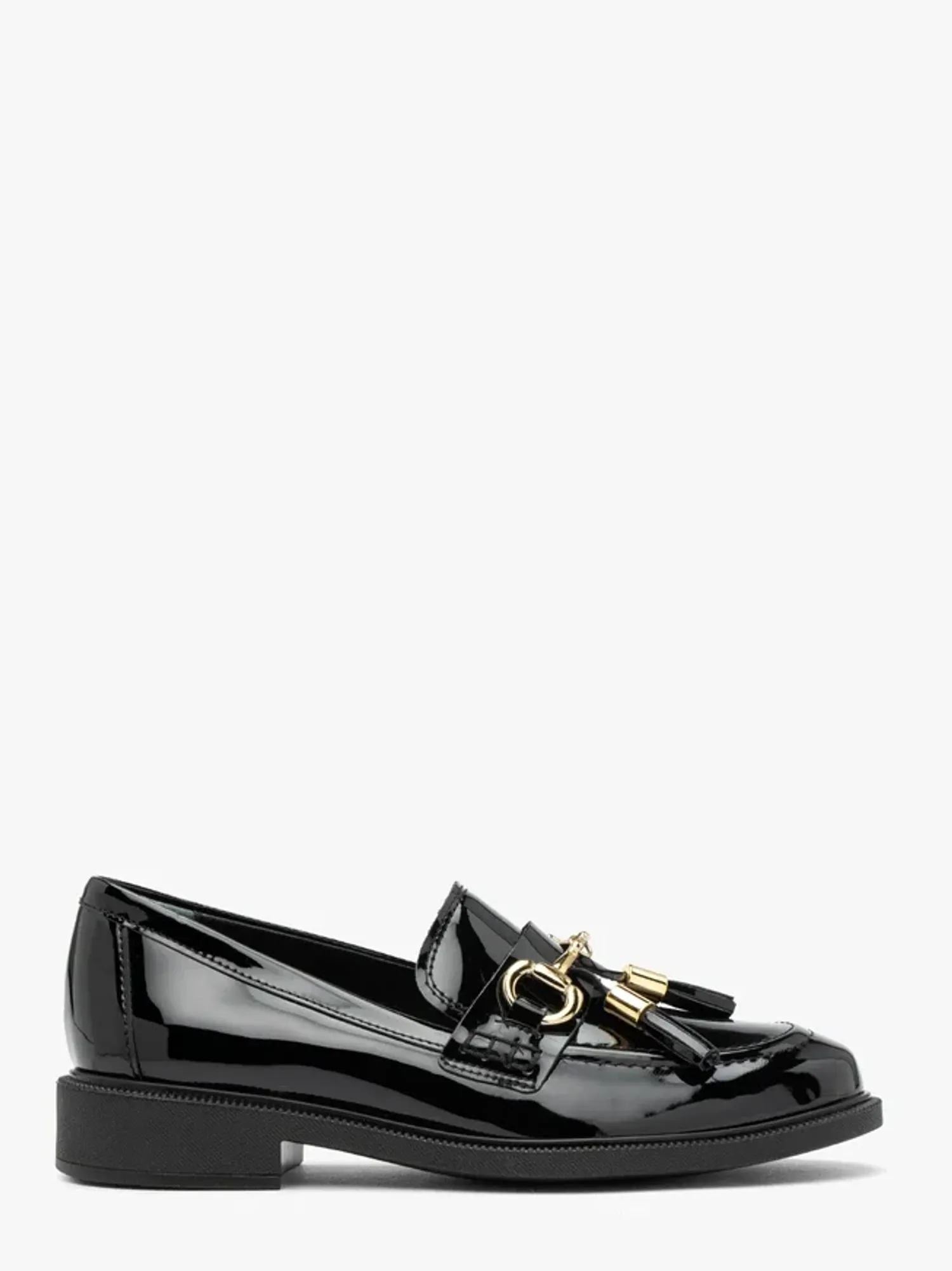 Patent women’s loafers with tassels
