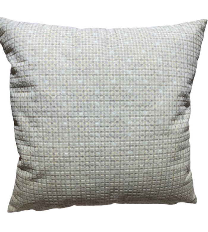 Цайвар шаргал өөрөөсөө хээтэй дэр