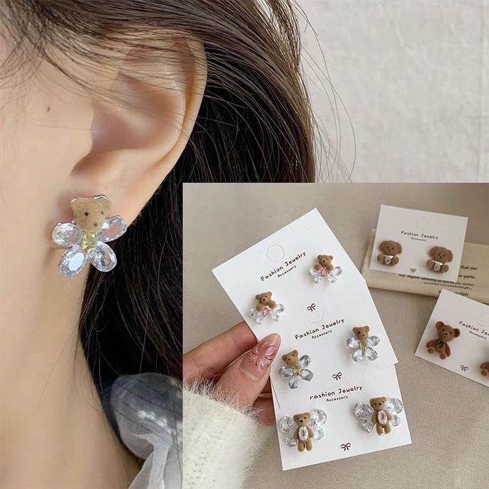 Нохойтой хөөрхөн ээмэг