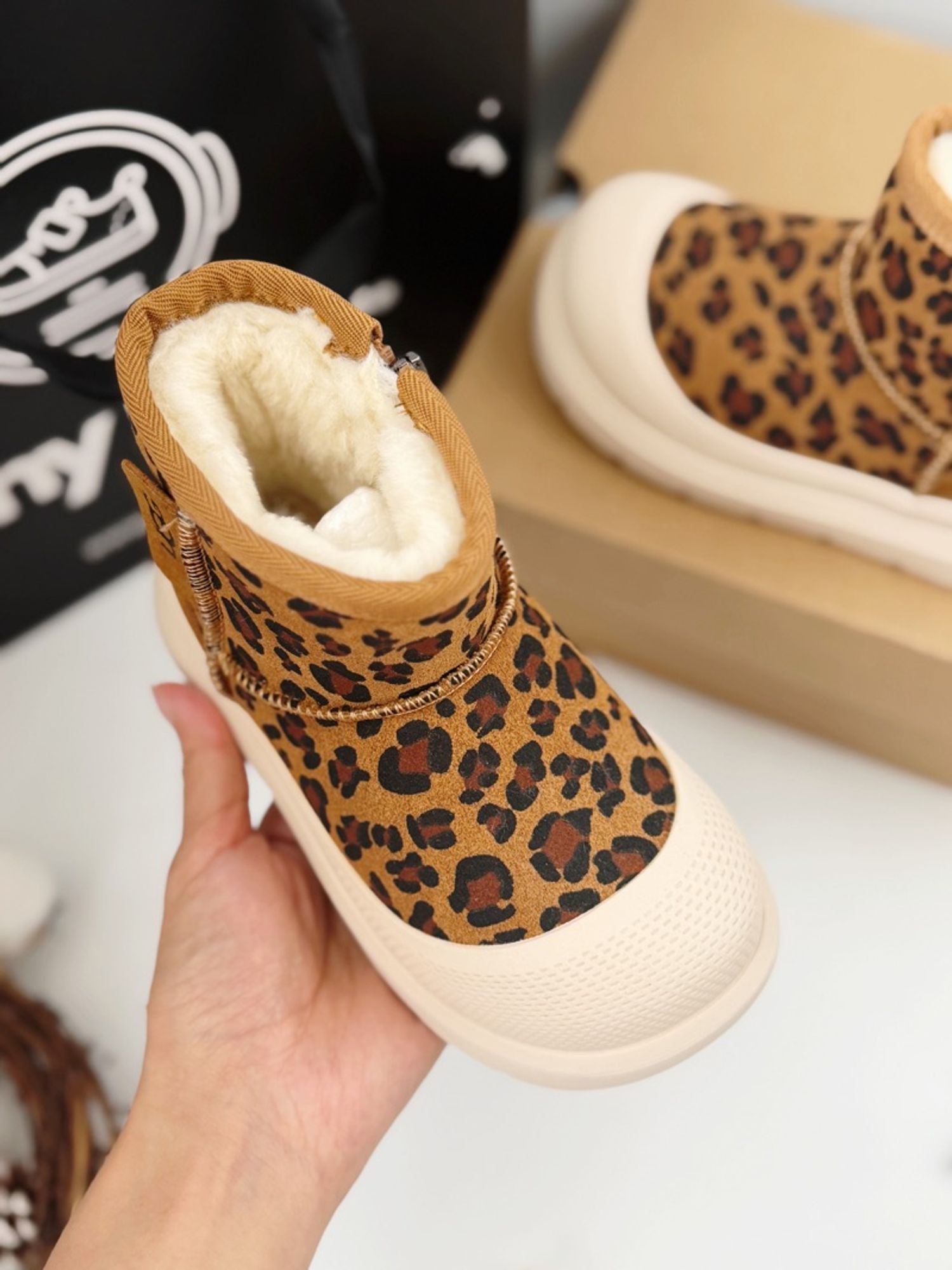 UGG Neumel Leapord