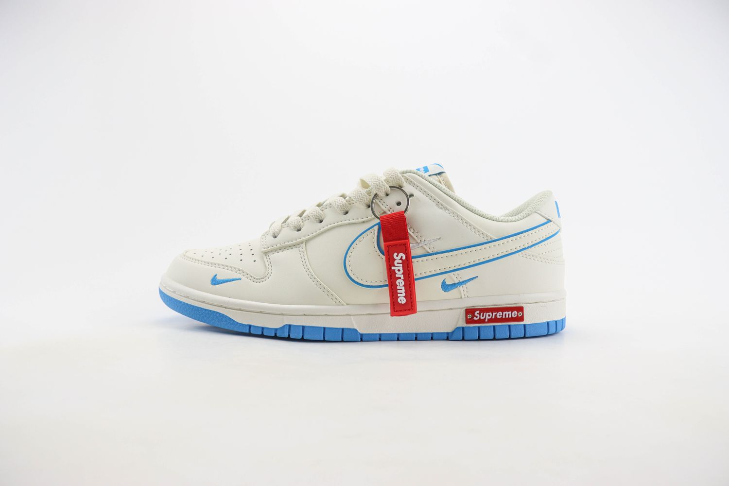  Nike SB Dunk Low x supreme 75