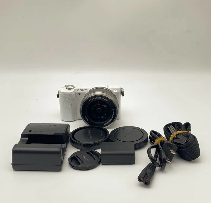 SONY A5100 + E PZ 16–50mm OSS KI
