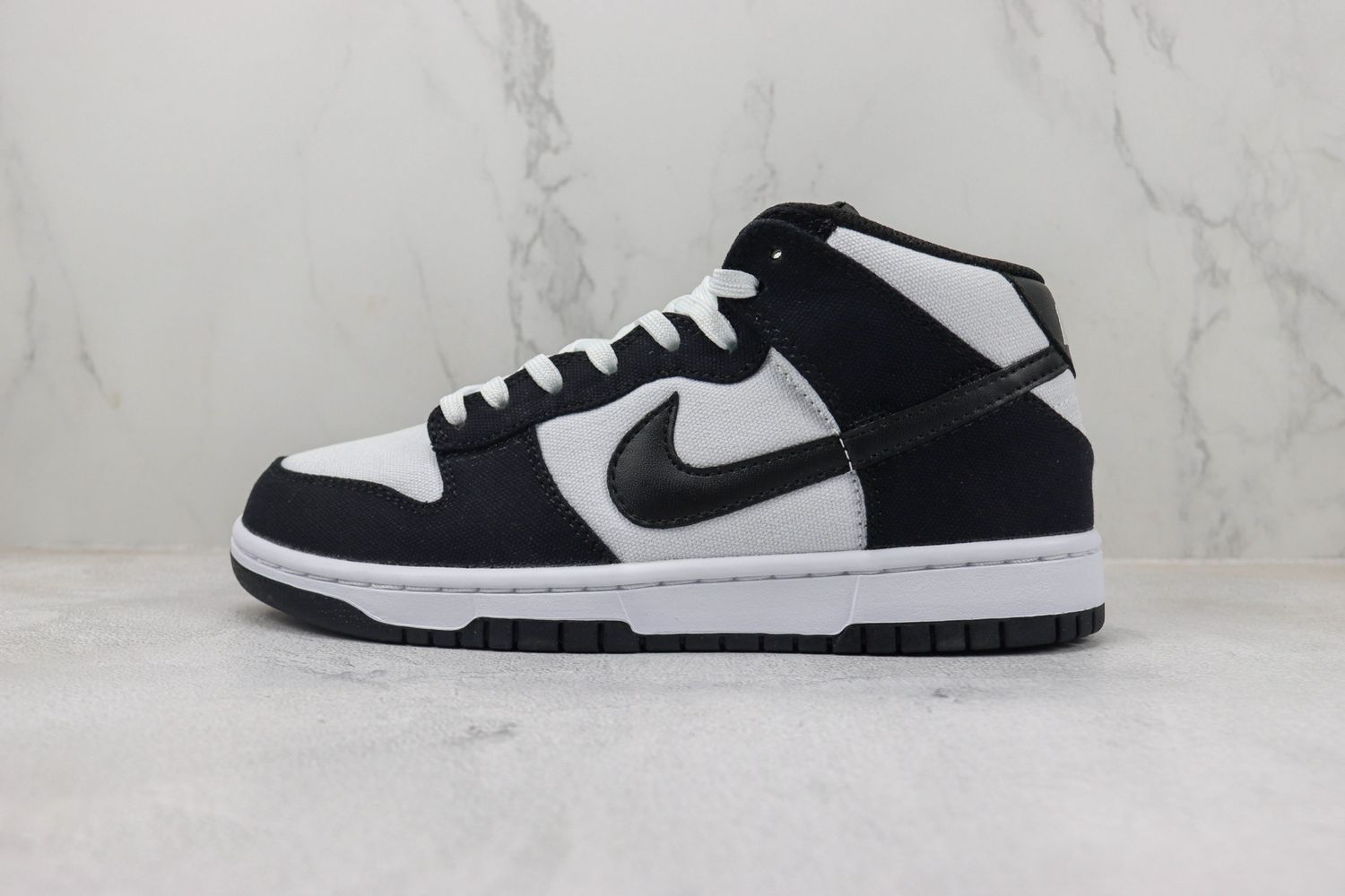 NK Dunk Mid Panda 