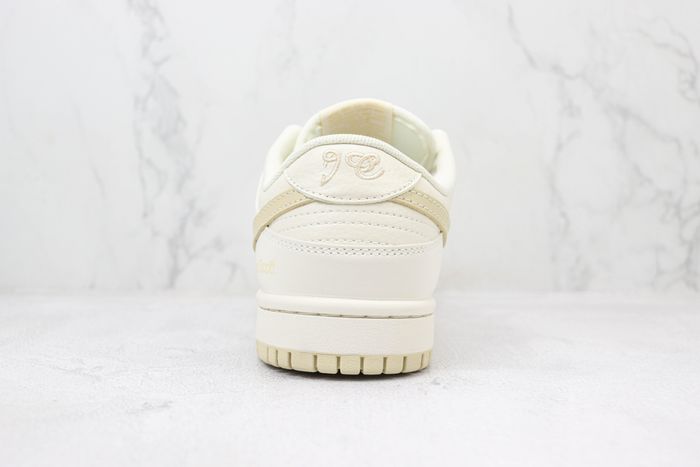 Women's Dunk Low Light Bone