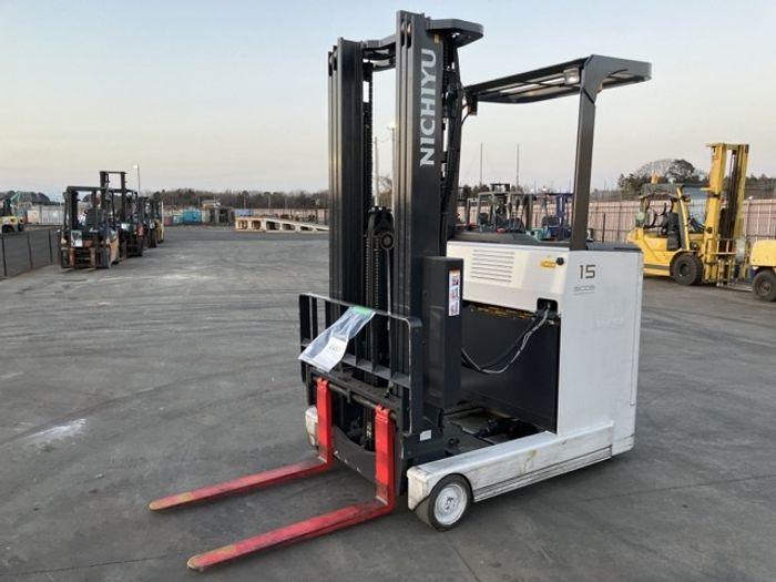 Nichiyu reach truck