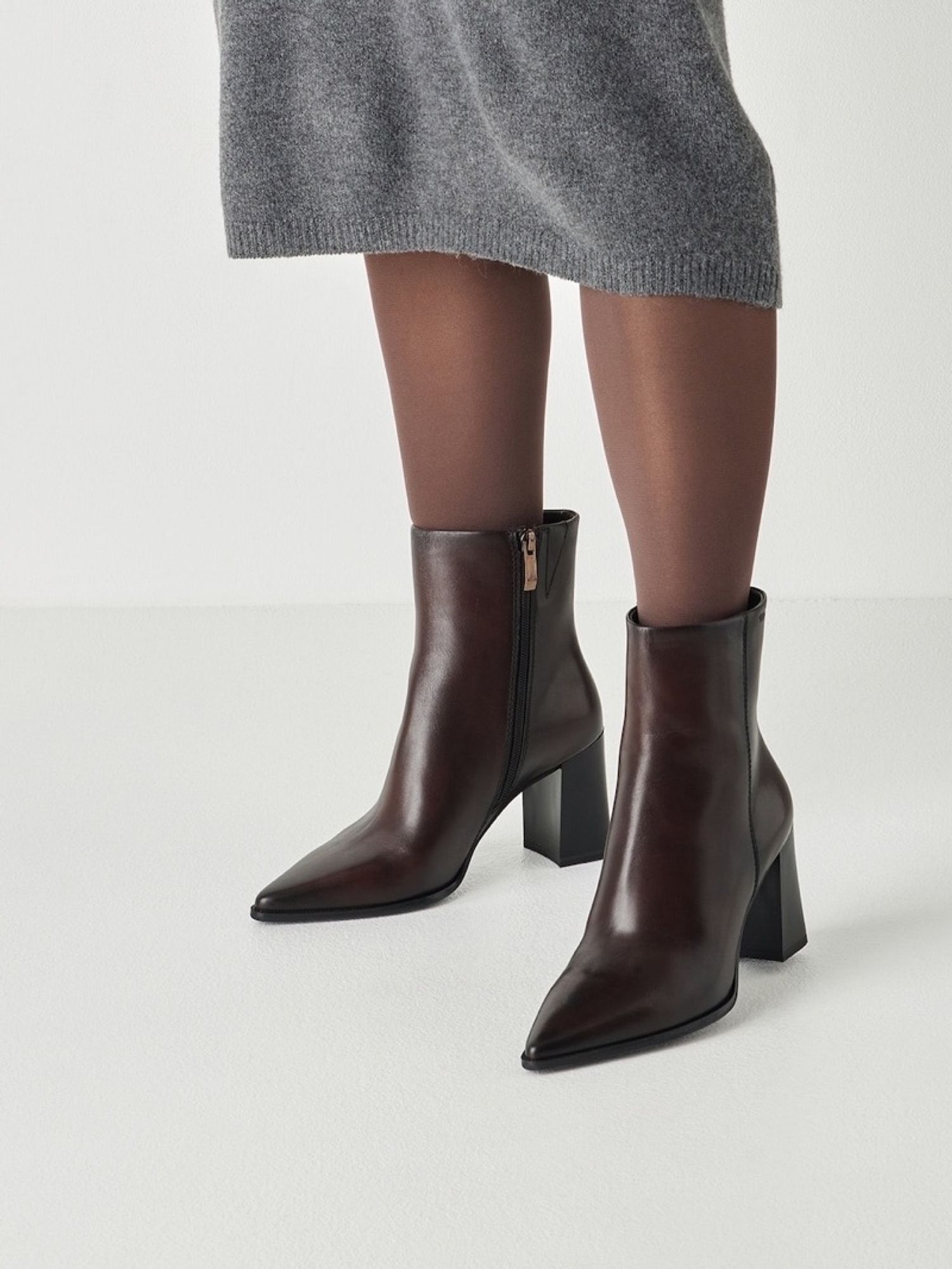 Tamaris elegant brown boot