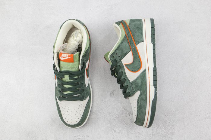 Otomo Katsuhiro x NK SB Dunk Low "Steamboy OST" 07