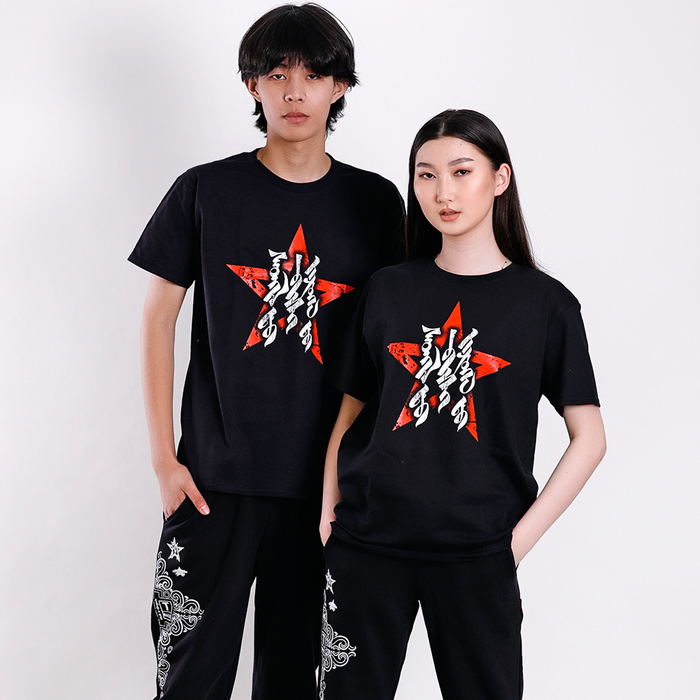 Сэтгэлд биш зүрхэнд монгол бичиг /хар/