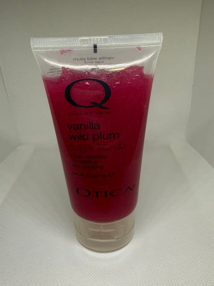 QTICA Sugar Scrub